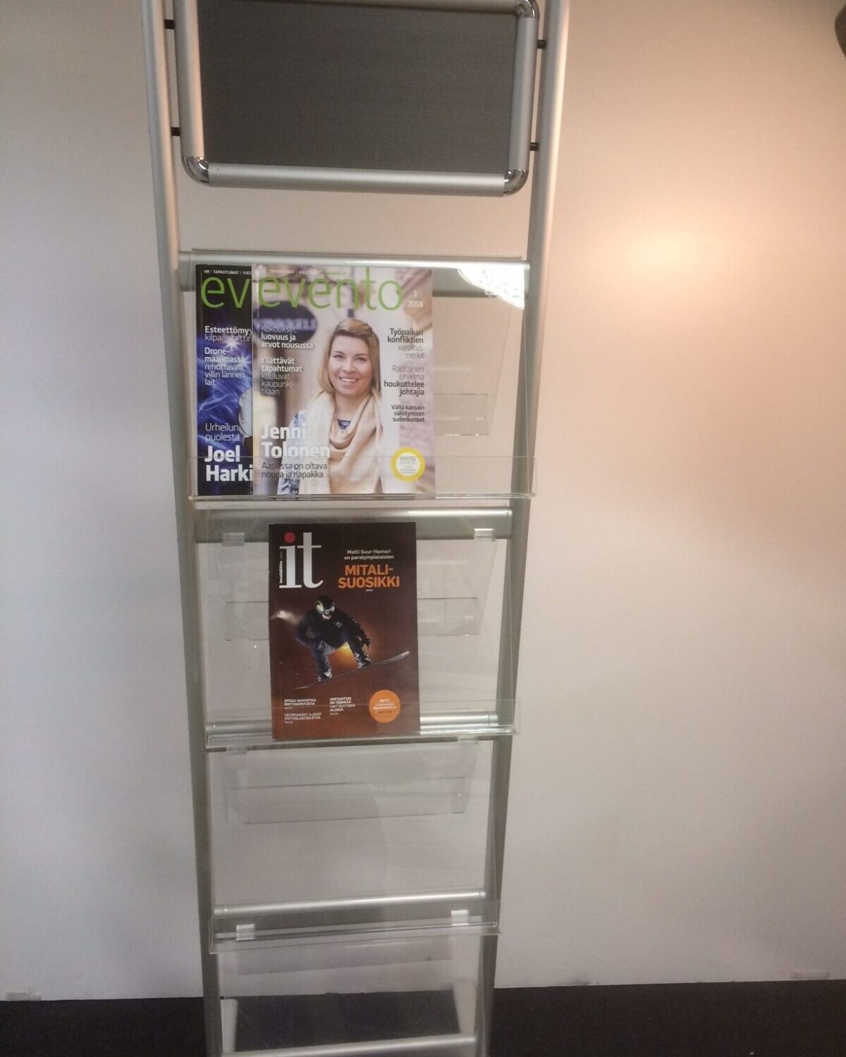 K40A, Akryyli Display -esiteteline (3)