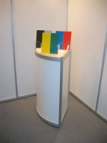 Kaareva kulmapala, K13, värillinen